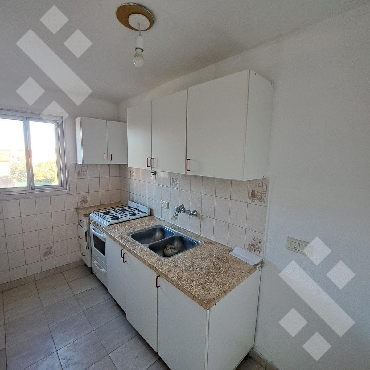 For Rent - 1-Bedroom Apartment with Garage - 100 Bouquet Roldan - Neuquén City