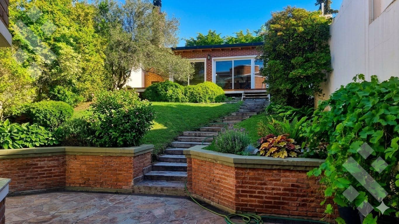 House for Sale - Executive Level - 665 Sargento Cabral Street - Neuquén City -