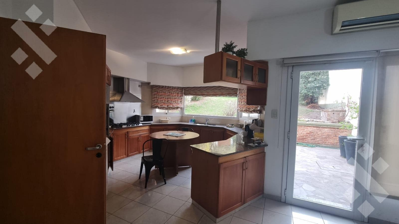 House for Sale - Executive Level - 665 Sargento Cabral Street - Neuquén City -