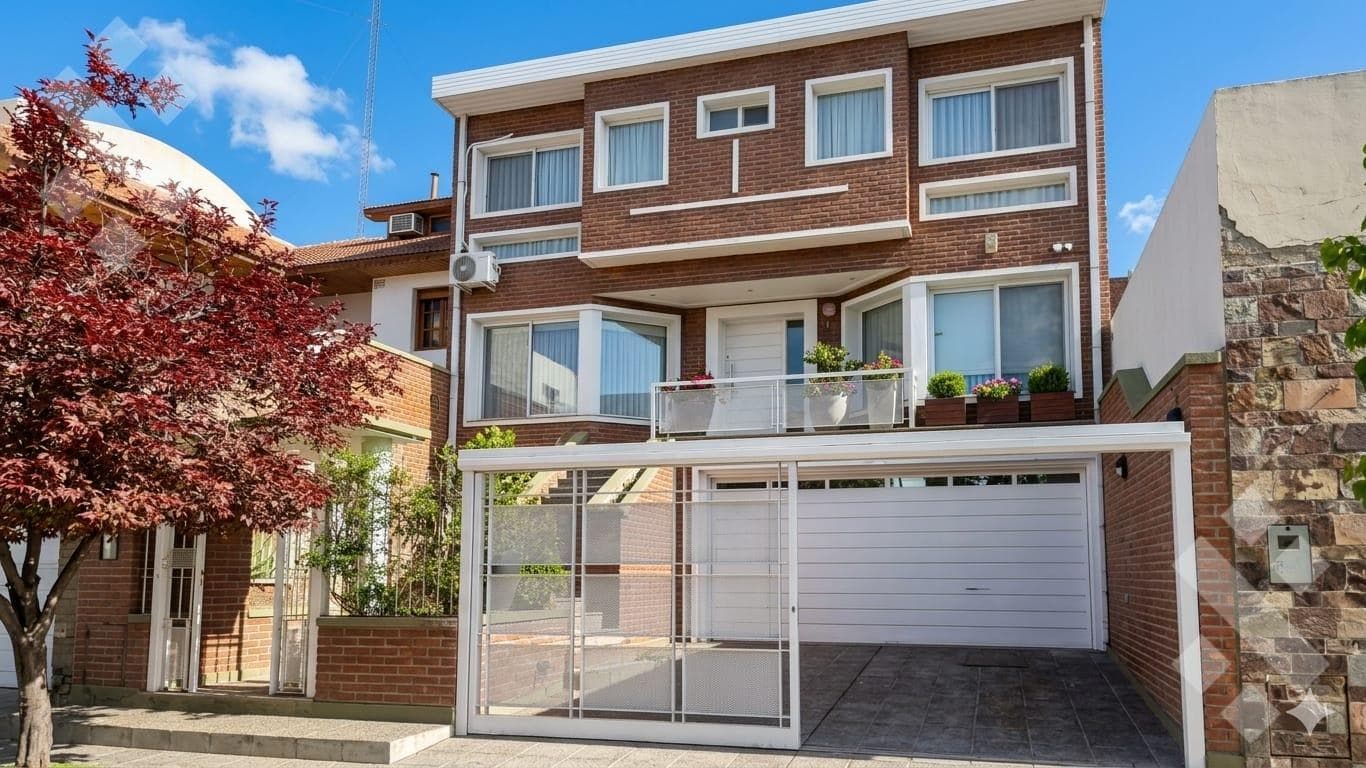 House for Sale - Executive Level - 665 Sargento Cabral Street - Neuquén City -