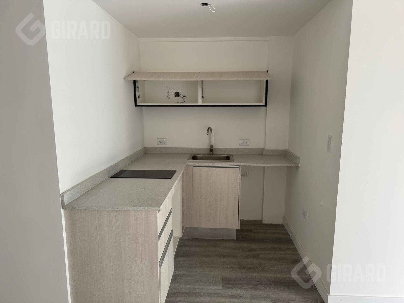Brand-new 1-room apartment for sale in the Chauvin neighborhood