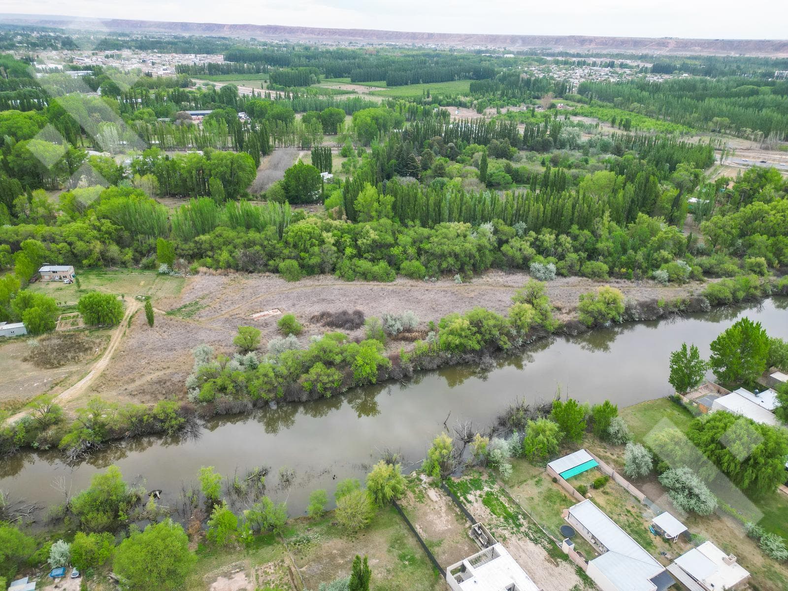 LARGE LOT with access to the Limay River - 8,091 m² - PISCICULTURA Neighborhood, PLOTTIER, NEUQUÉN.