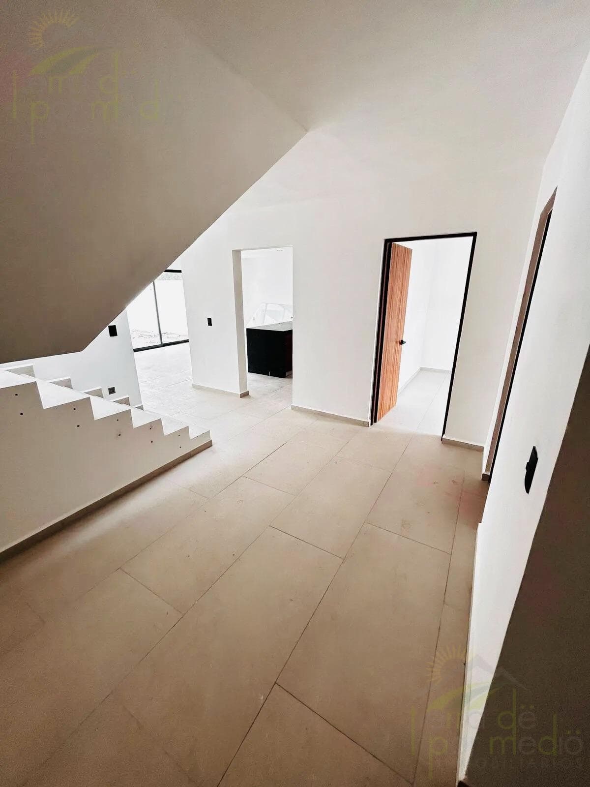 House with a 4th Bedroom on the Ground Floor, a Roof Garden, and a Yard in Juriquilla