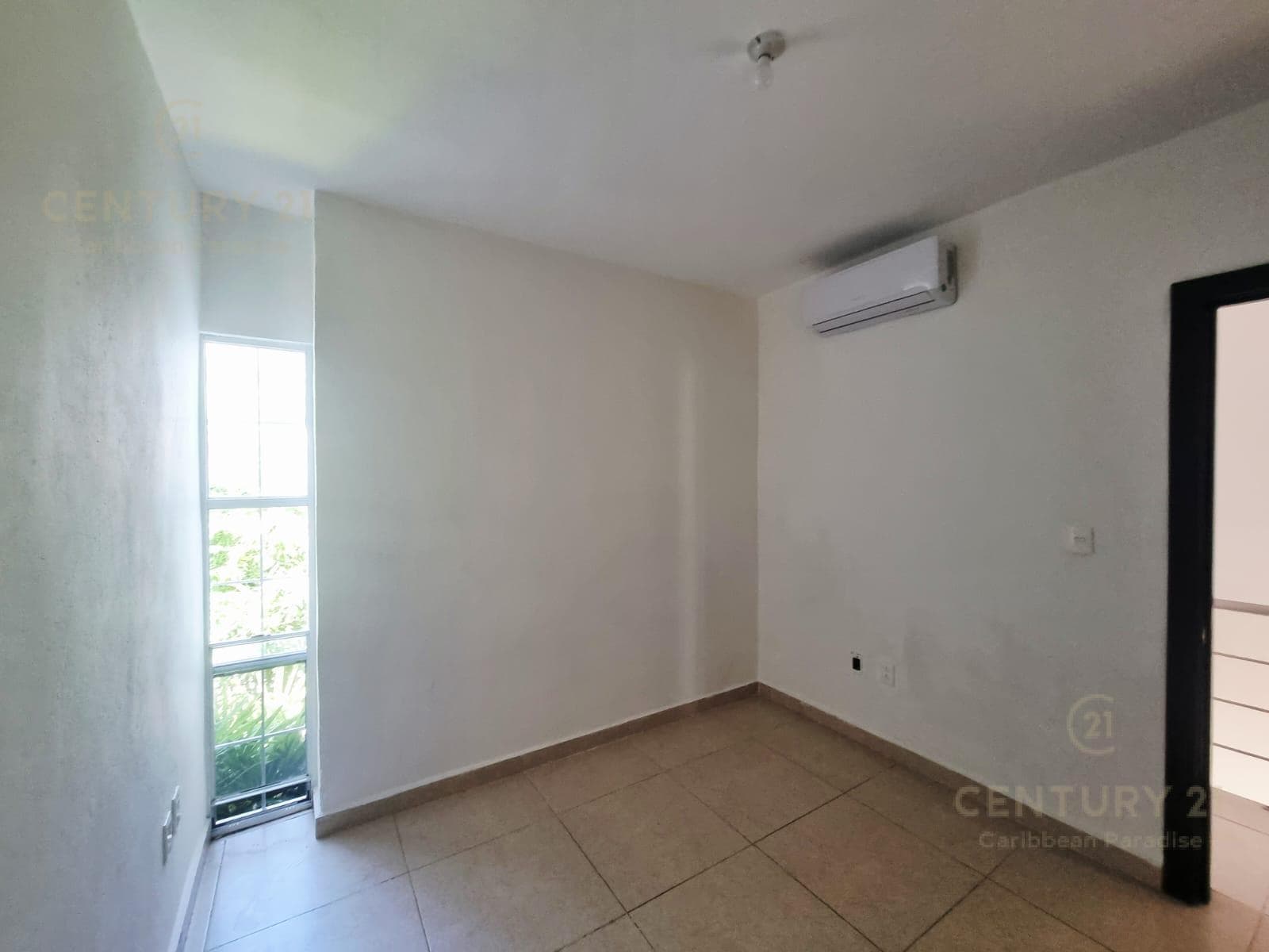 En Venta casa 3 recamaras sin muebles, SELVANOVA, Playa del Carmen P4463