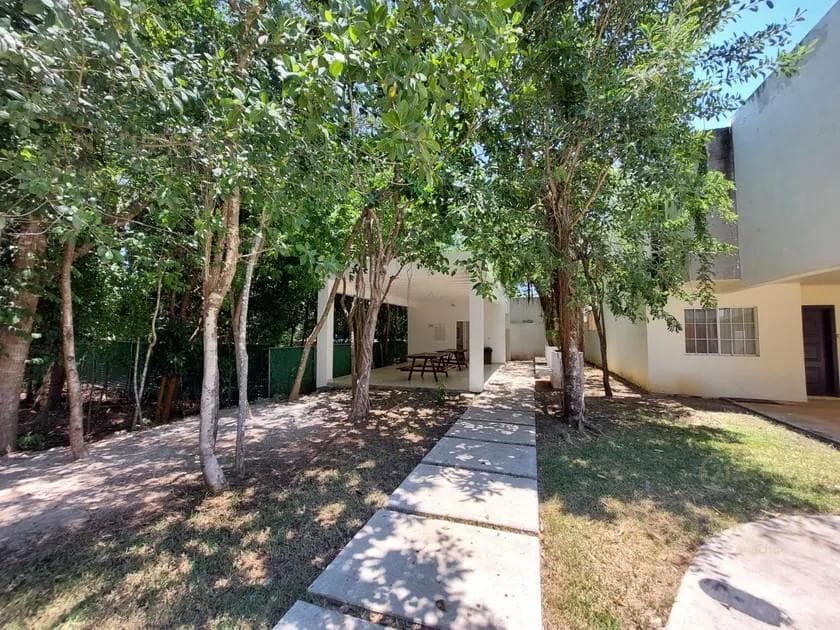 En Venta casa 3 recamaras sin muebles, SELVANOVA, Playa del Carmen P4463
