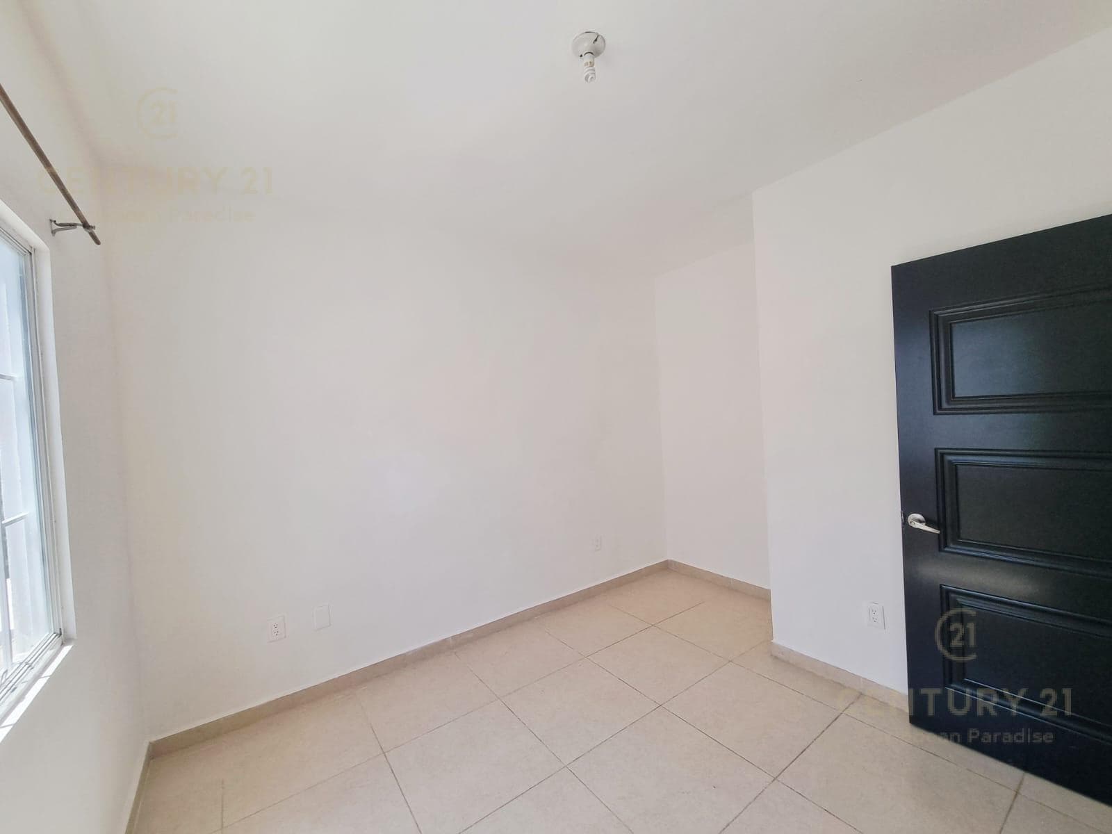 En Venta casa 3 recamaras sin muebles, SELVANOVA, Playa del Carmen P4463