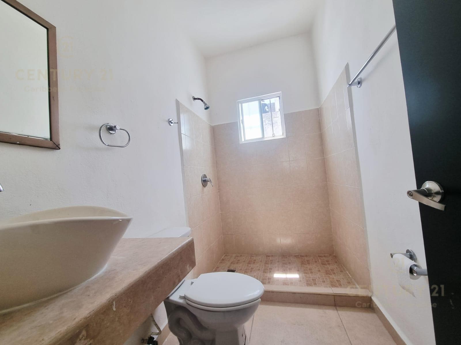 En Venta casa 3 recamaras sin muebles, SELVANOVA, Playa del Carmen P4463