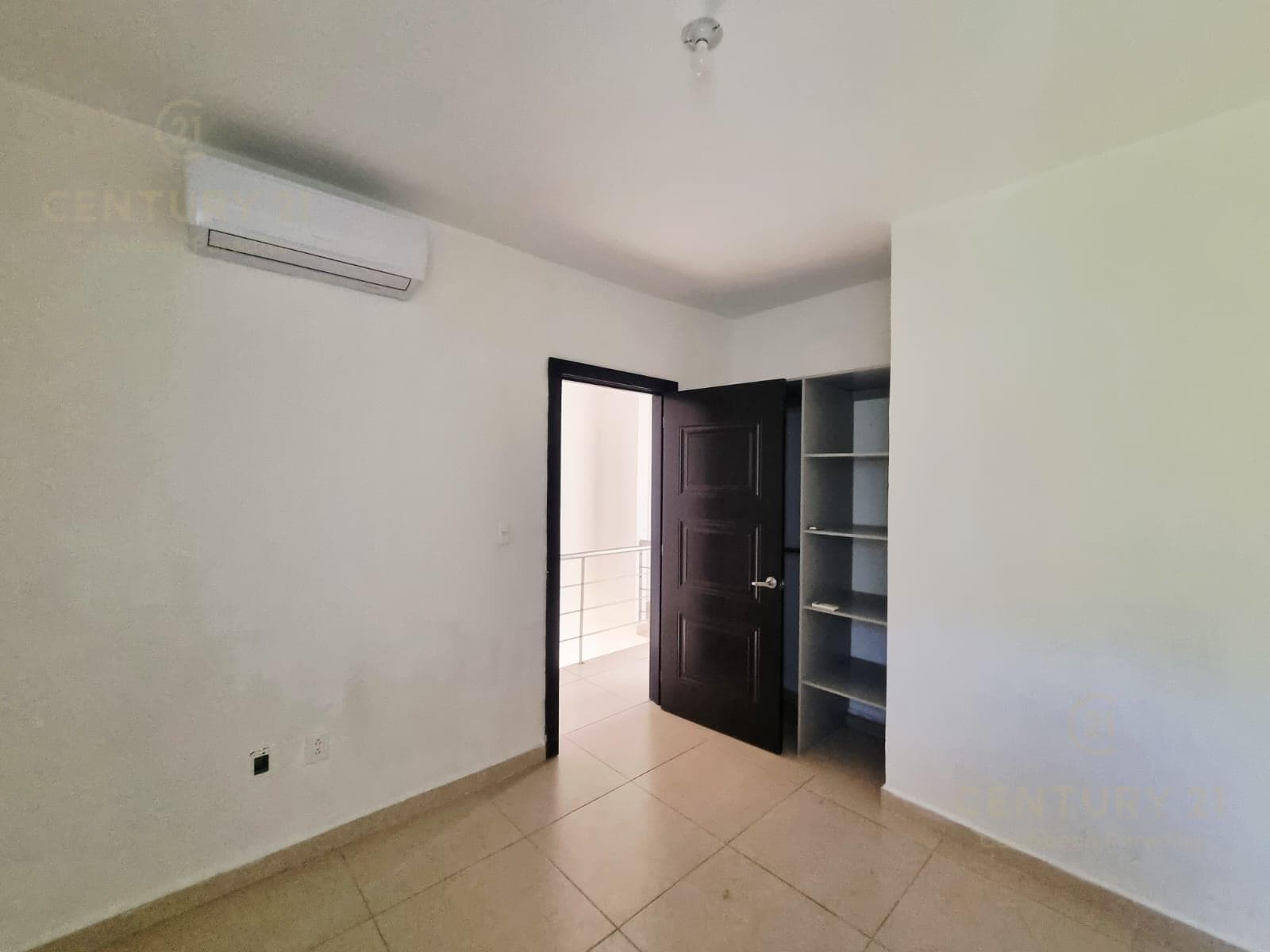 En Venta casa 3 recamaras sin muebles, SELVANOVA, Playa del Carmen P4463