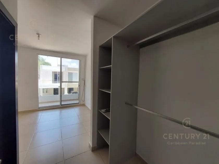 En Venta casa 3 recamaras sin muebles, SELVANOVA, Playa del Carmen P4463