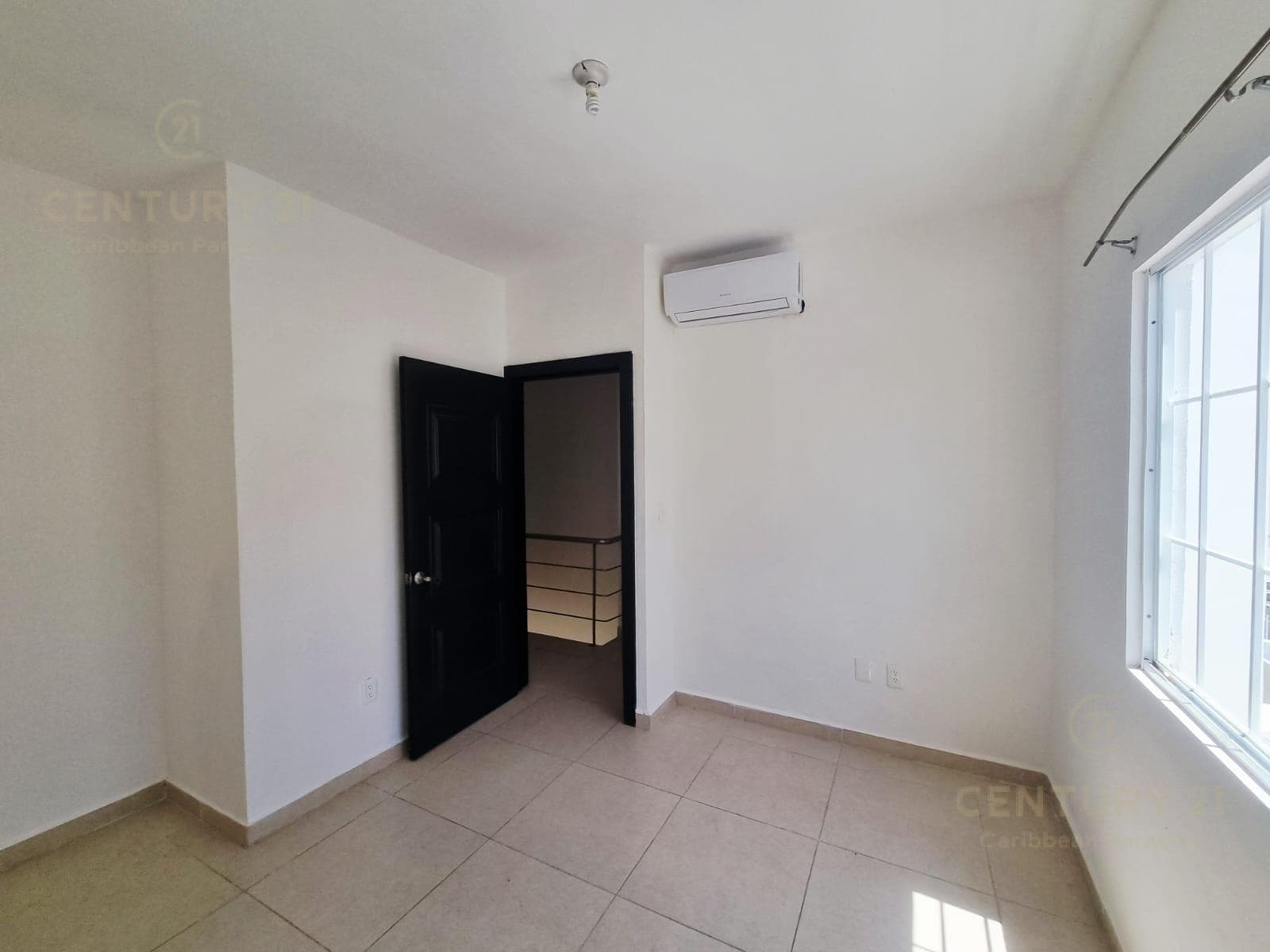 En Venta casa 3 recamaras sin muebles, SELVANOVA, Playa del Carmen P4463