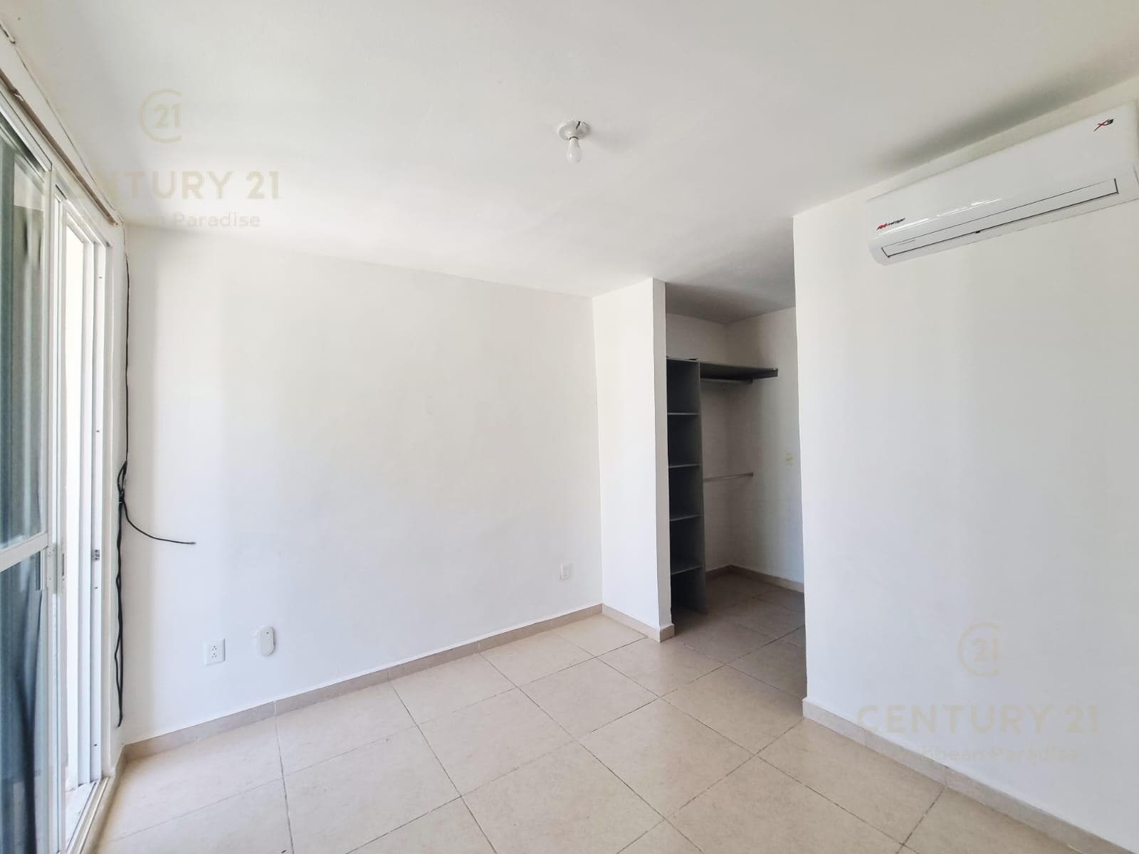 En Venta casa 3 recamaras sin muebles, SELVANOVA, Playa del Carmen P4463