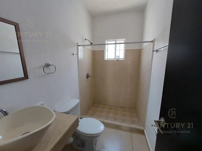 En Venta casa 3 recamaras sin muebles, SELVANOVA, Playa del Carmen P4463