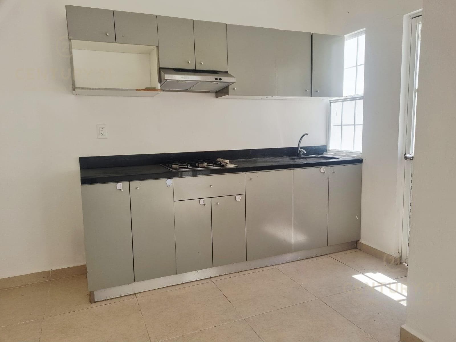 En Venta casa 3 recamaras sin muebles, SELVANOVA, Playa del Carmen P4463