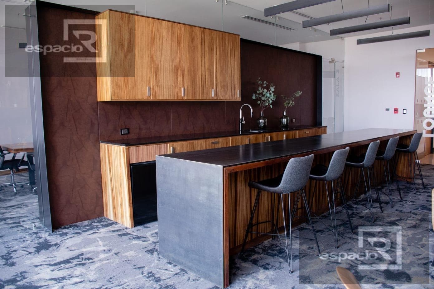 OFFICES FOR RENT IN DISTRICT ONE