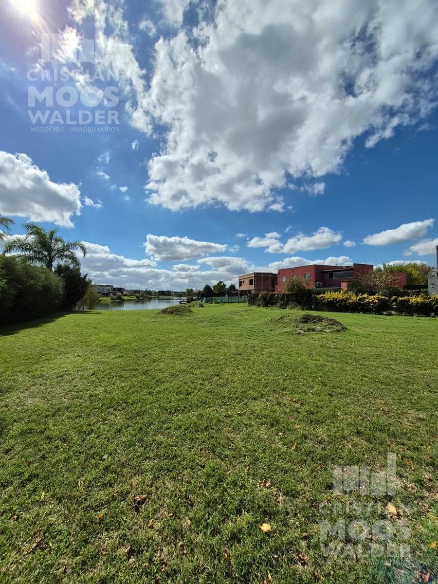 Land for Sale in Islas Canton
