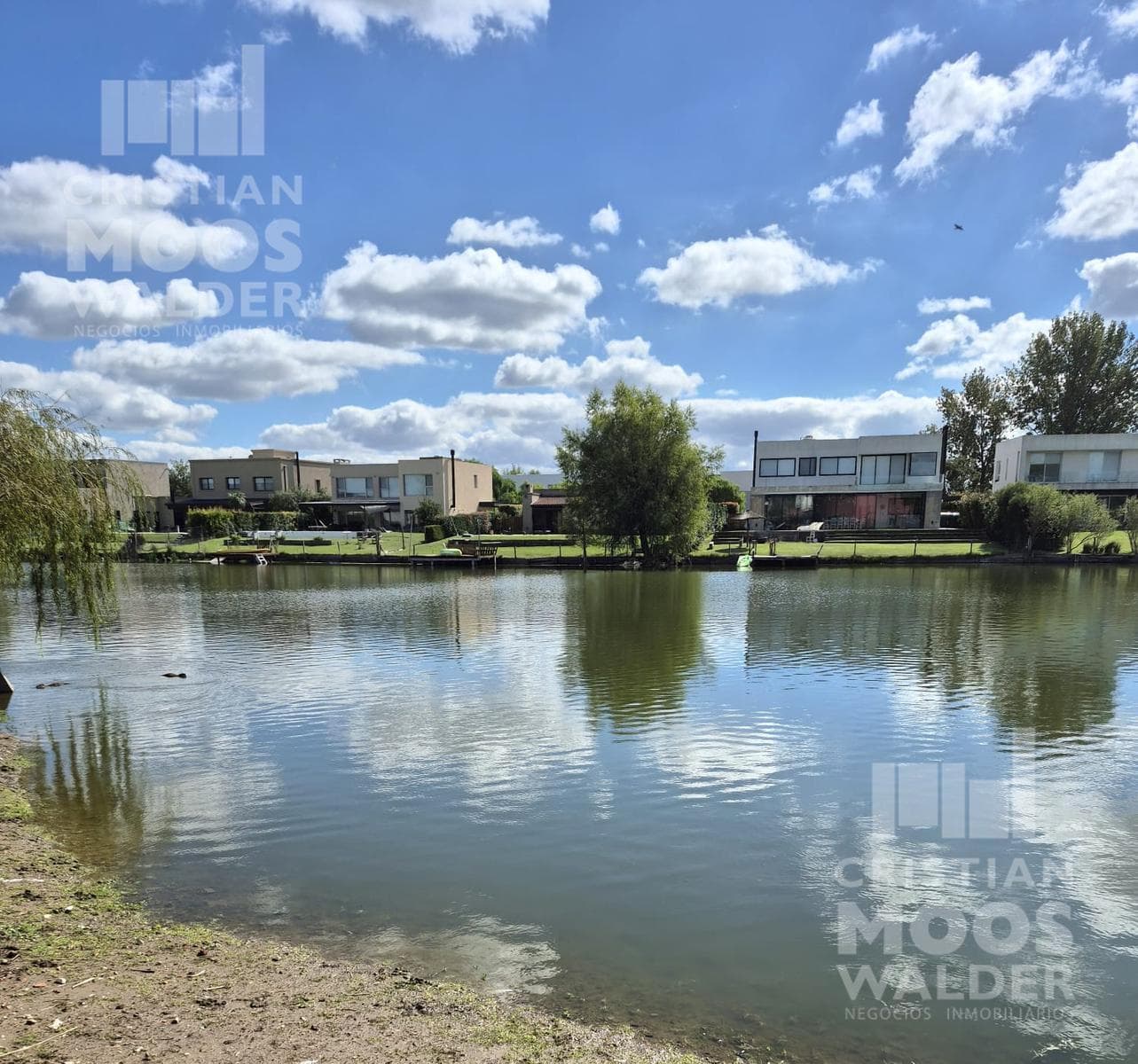 Land for Sale in Islas Canton