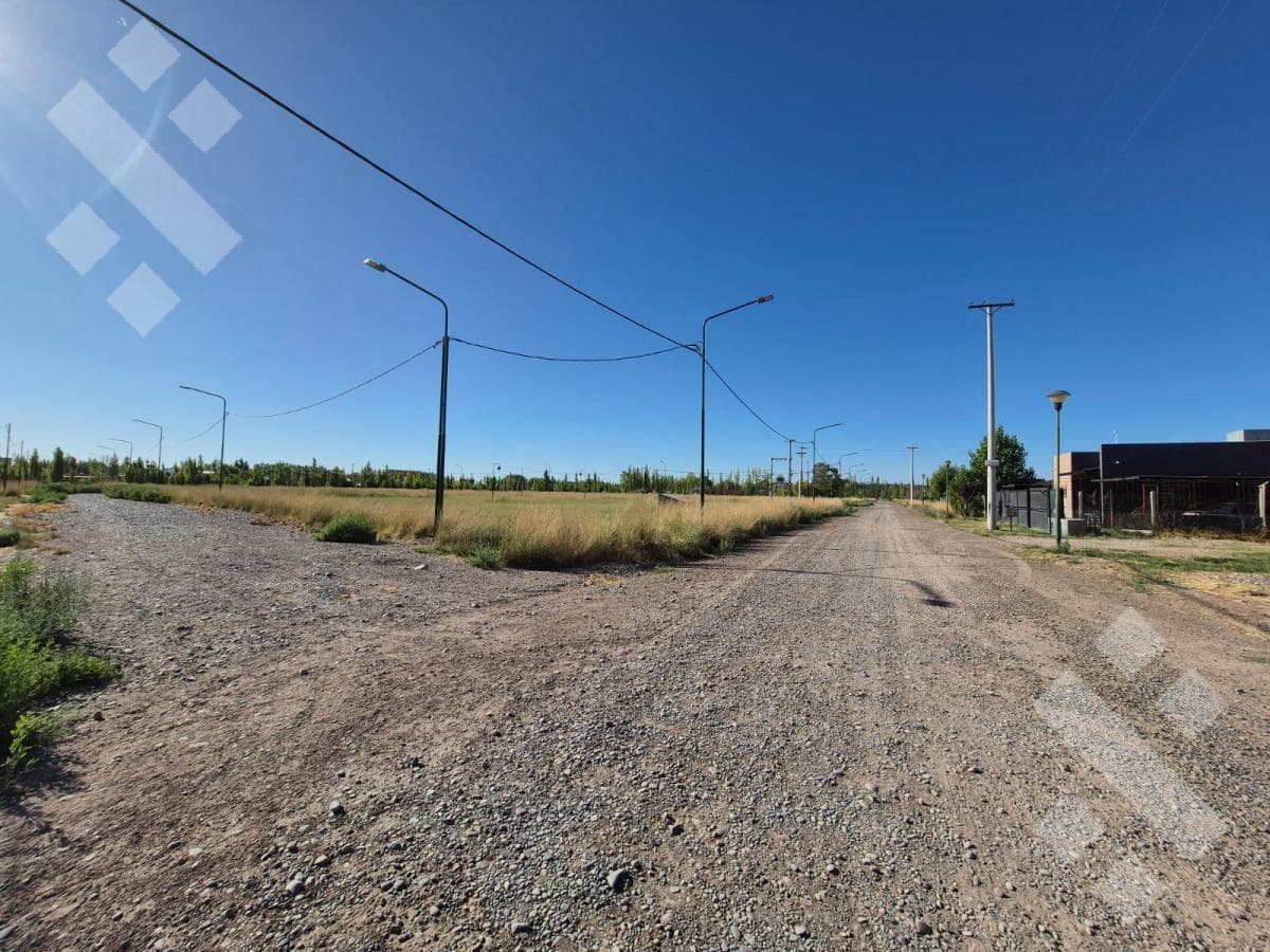 FOR SALE: 500 m² LOT in the Aires de Francia Neighborhood, Fernández Oro