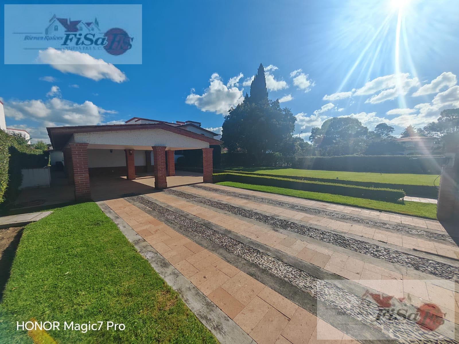 HOUSE FOR SALE AT THE SAN GIL COUNTRY GOLF CLUB RESIDENTIAL COMPLEX