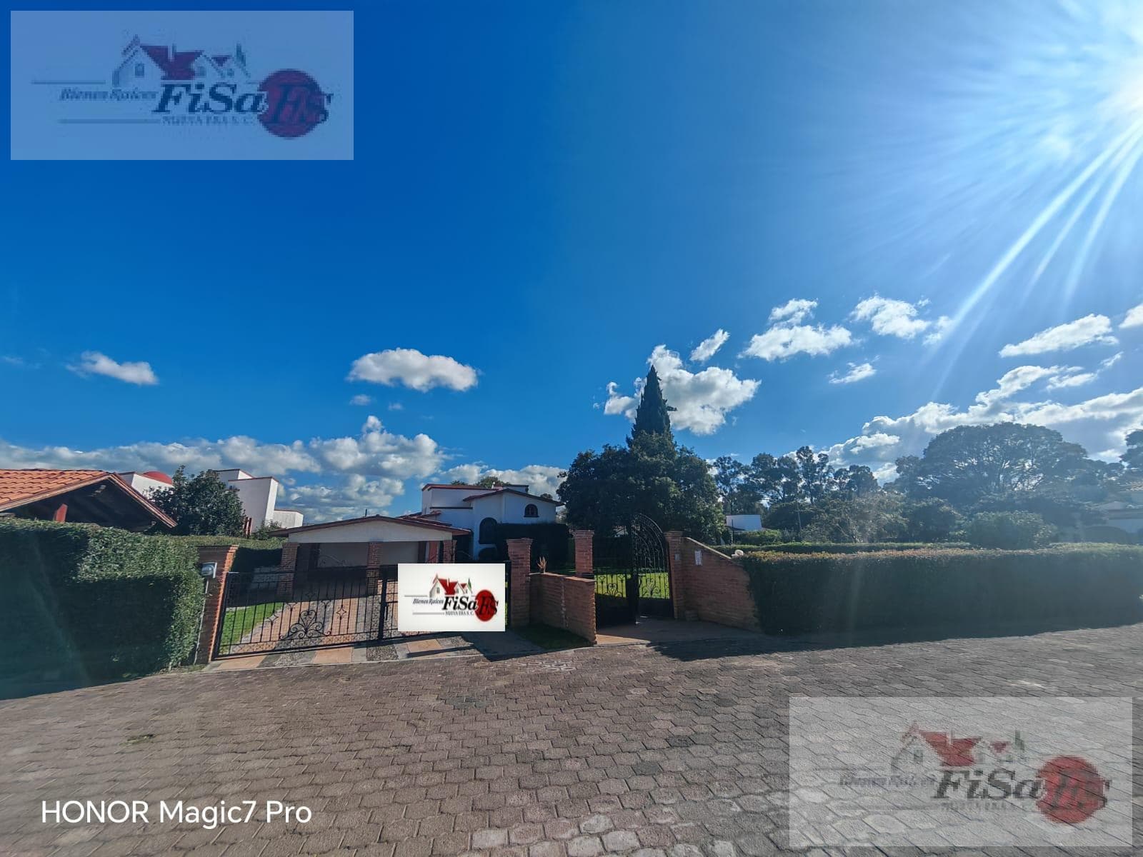 HOUSE FOR SALE AT THE SAN GIL COUNTRY GOLF CLUB RESIDENTIAL COMPLEX