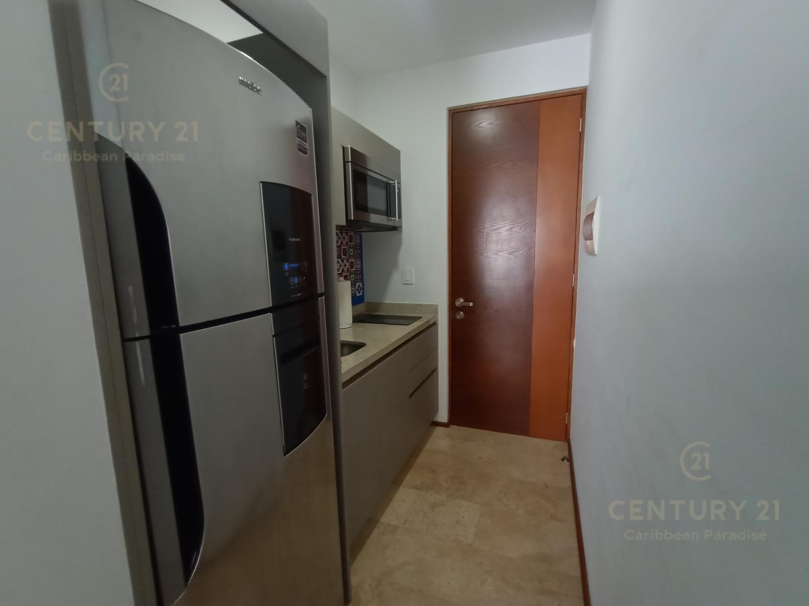 Cute Studio Condo for Rent with Rooftop in Downtown Playa del Carmen P4478