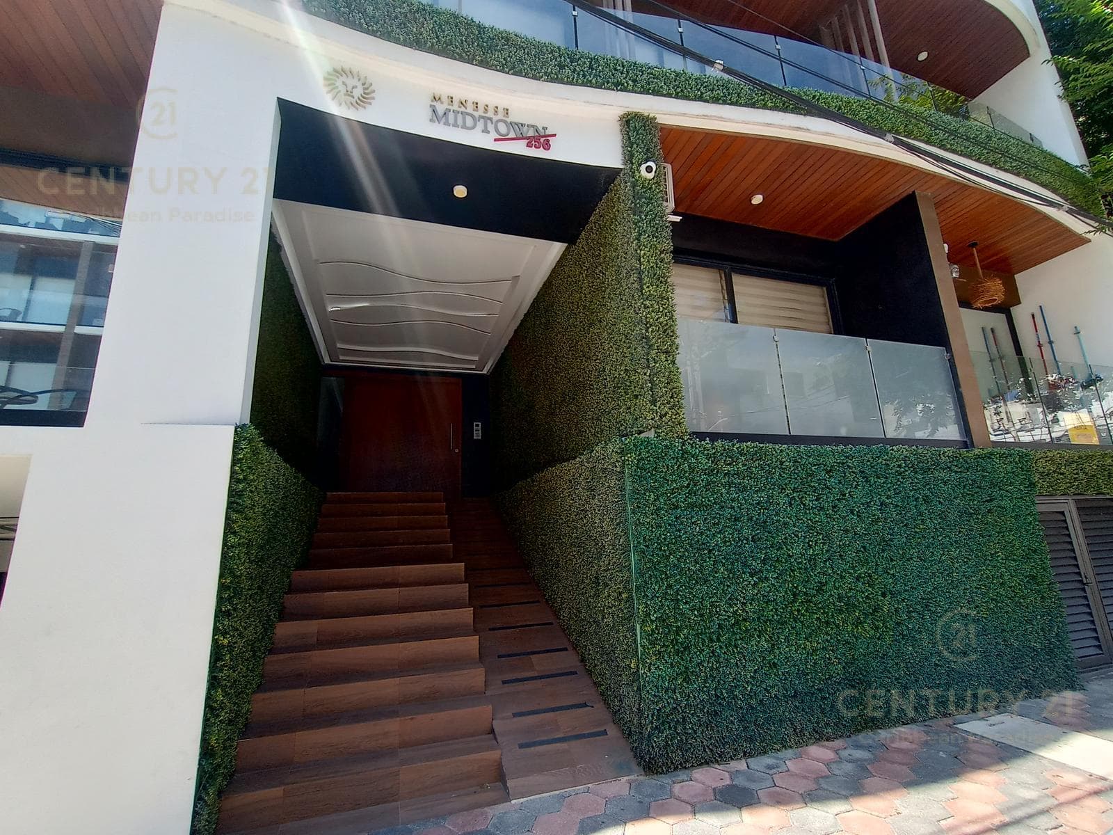 Renta lindo Estudio en Condo con Rooftop Centro Playa del Carmen P4478