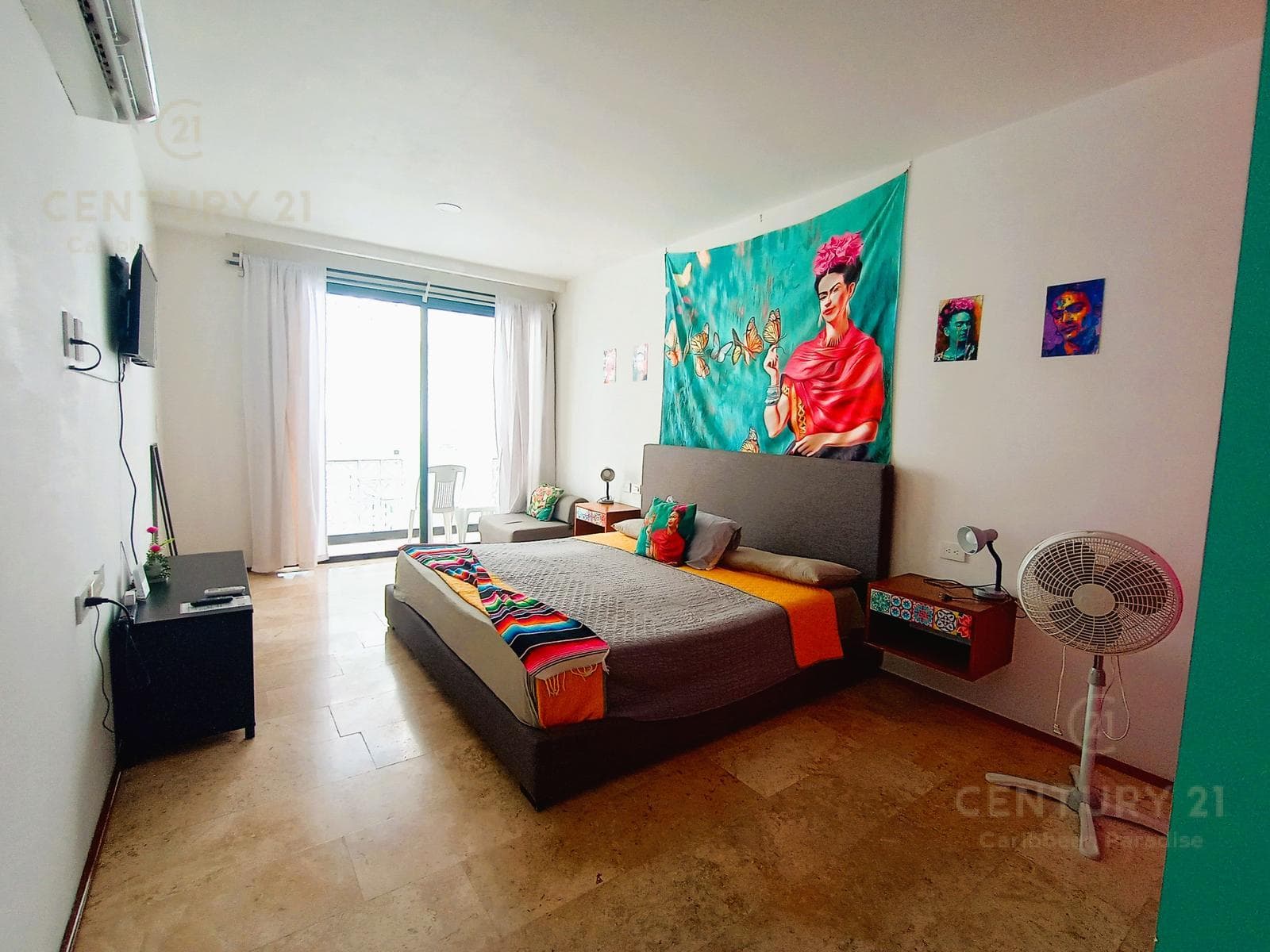 Renta lindo Estudio en Condo con Rooftop Centro Playa del Carmen P4478