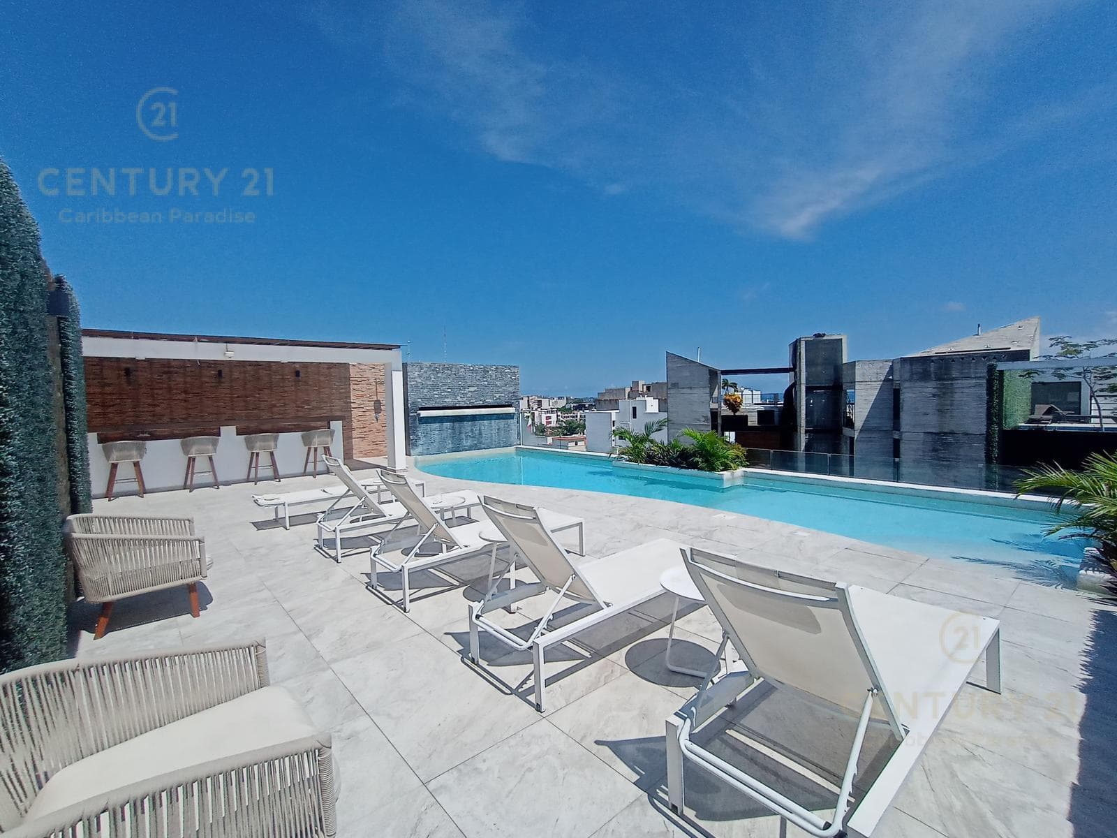 Cute Studio Condo for Rent with Rooftop in Downtown Playa del Carmen P4478