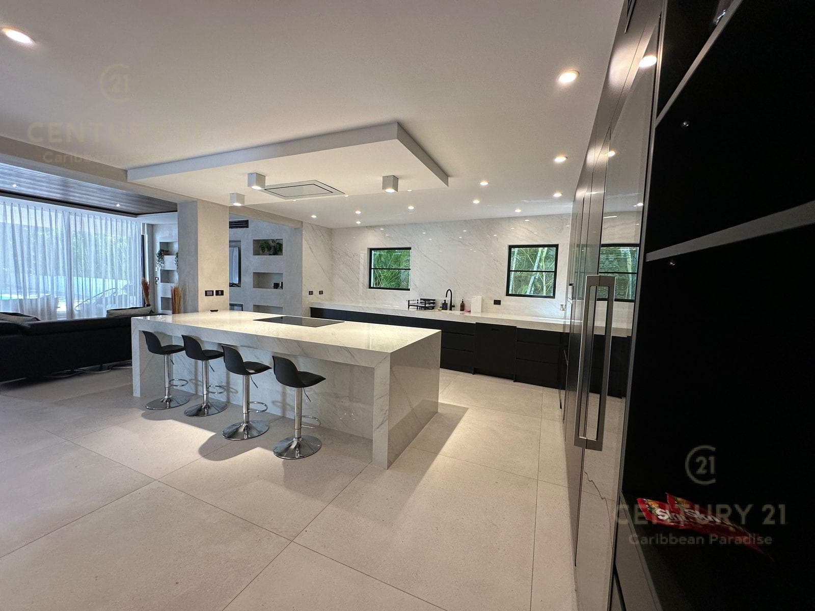 Hermosa Residencia amueblada en venta con paneles solares de 4h/4.5b en Playacar 2, Playa del Carmen. P4474