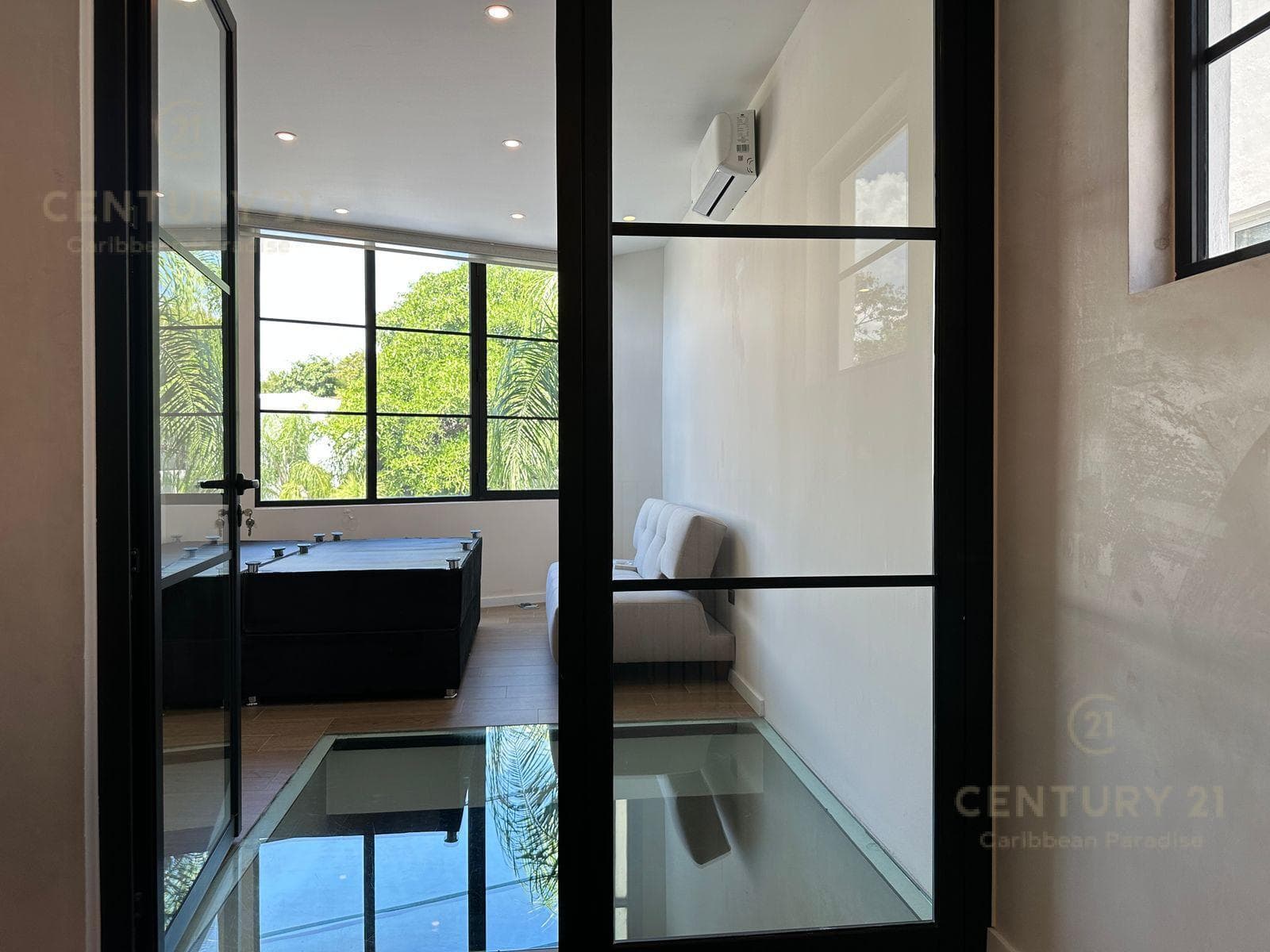 Hermosa Residencia amueblada en venta con paneles solares de 4h/4.5b en Playacar 2, Playa del Carmen. P4474