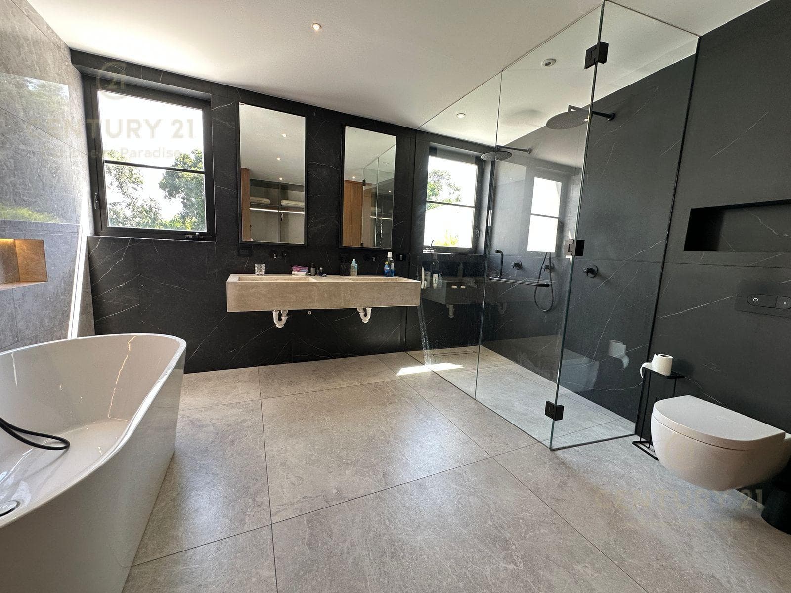 Hermosa Residencia amueblada en venta con paneles solares de 4h/4.5b en Playacar 2, Playa del Carmen. P4474
