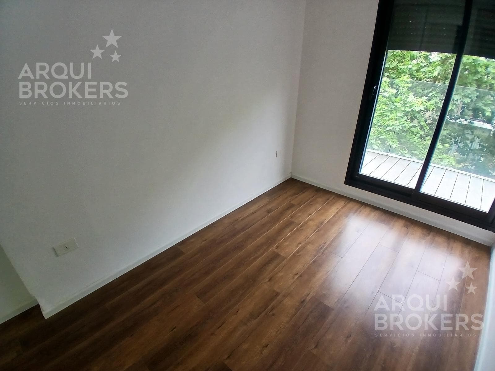 Two-bedroom penthouse apartment for rent with optional garage in Barrio Sur - 1001