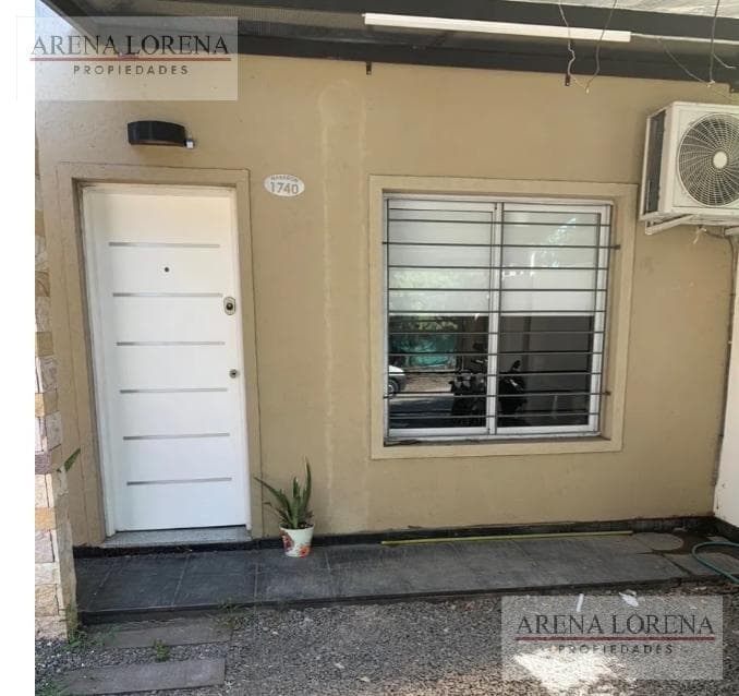 3-Bedroom, 2-Bathroom Duplex for Sale in Ituzaingó Norte
