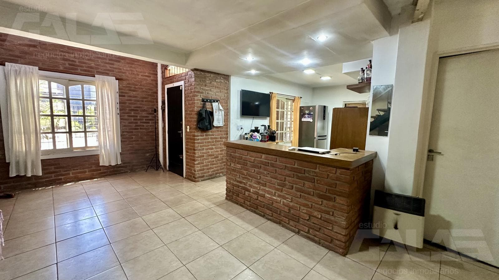 4-room house for sale with a garage in Ituzaingó Norte