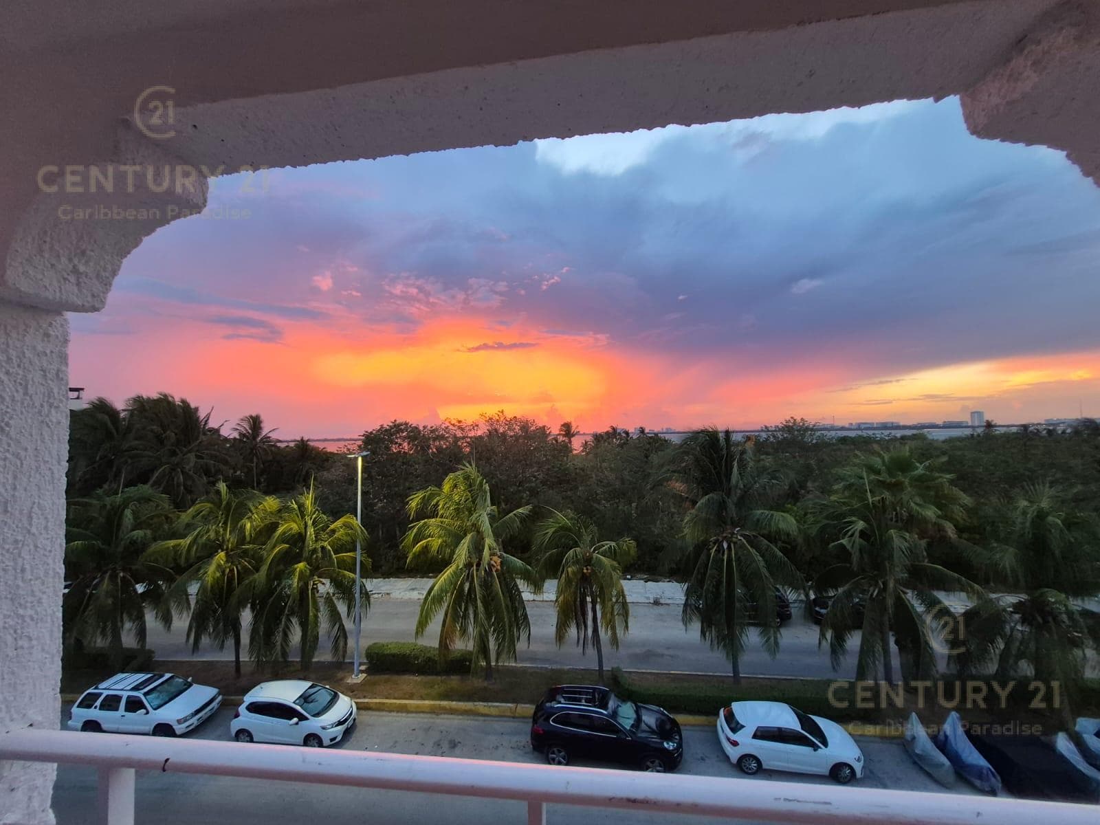 Penthouse de 2 Recámaras en Venta en Condo Azul Pok Ta Pok Cancún | C4099