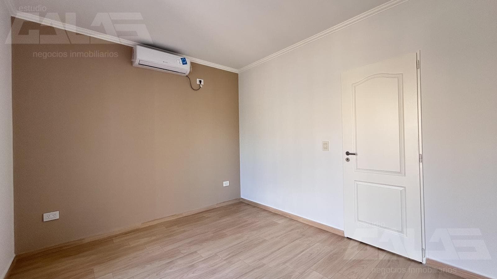House for Sale | 5 Rooms | Garden | Grill | Gated Community | ITUZAINGÓ SUR