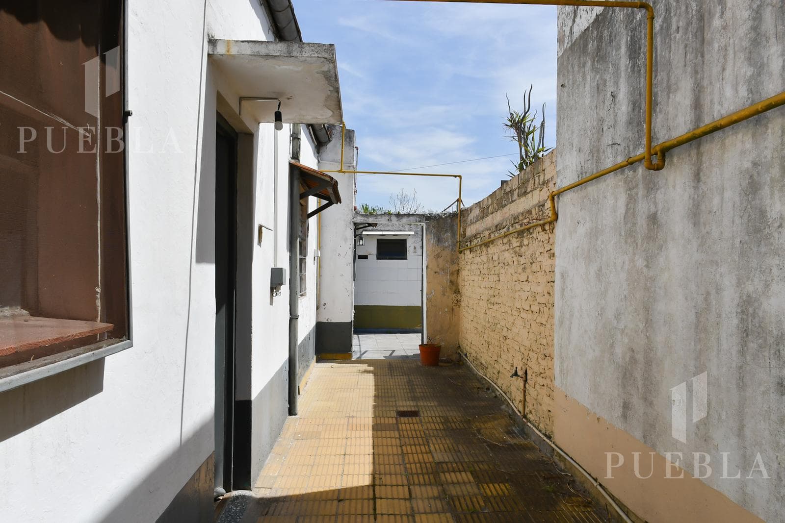 Venta de PH al Fondo con Gran Parque de 233M a Reciclar. Turdera-Lomas de Zamora.