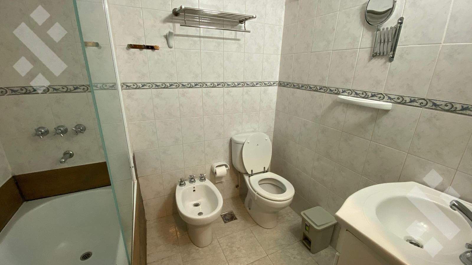 FOR SALE | Furnished 2-bedroom apartment with garage, Leloir 300, Eligible for a Mortgage