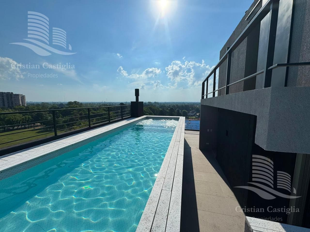 Studio Apartment with Parking Space and Balcony in Downtown Tigre