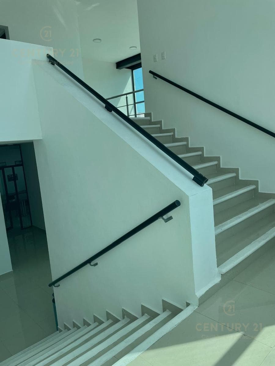 Oficina amueblada en excelente ubicación en Cancún Lista para ocupar C4104