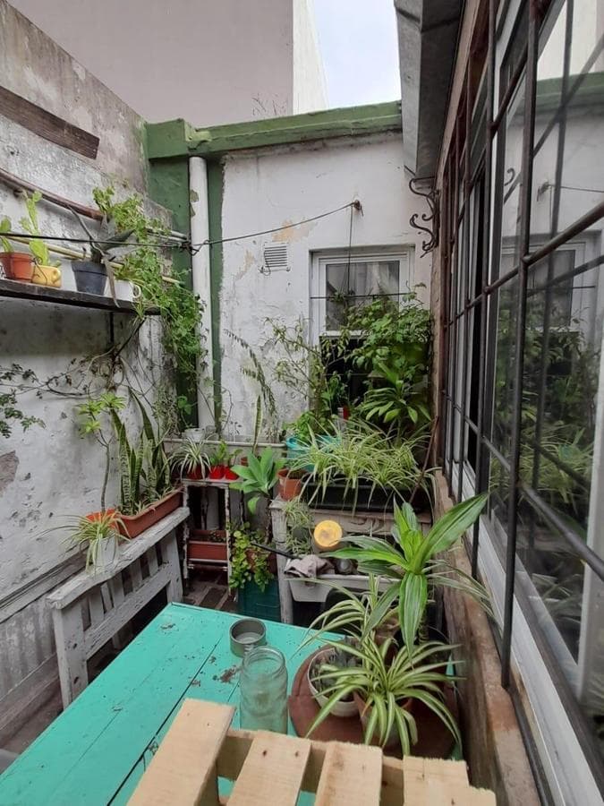 3-ROOM HOUSE-STYLE APARTMENT WITH 2 PATIOS AND NO MAINTENANCE FEES.