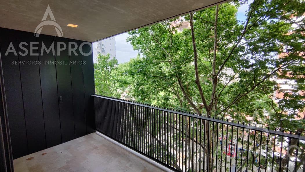 Villa Urquiza: 3-room home with a garage