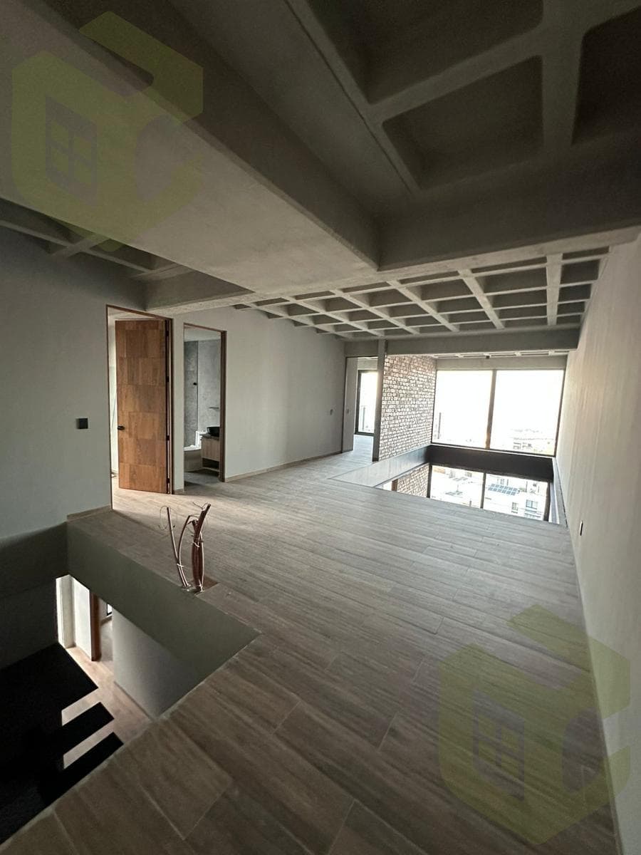 NEW YORK-STYLE APARTMENT WITH DOUBLE-HEIGHT CEILINGS