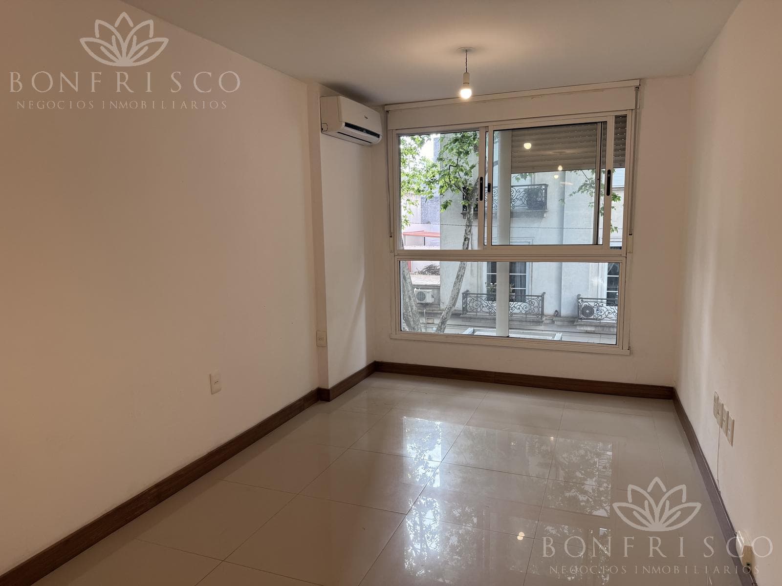 Studio Apartment in Downtown