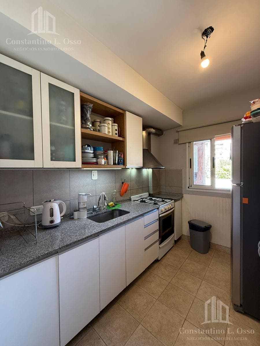 4-room apartment - With a balcony - Eligible for a mortgage