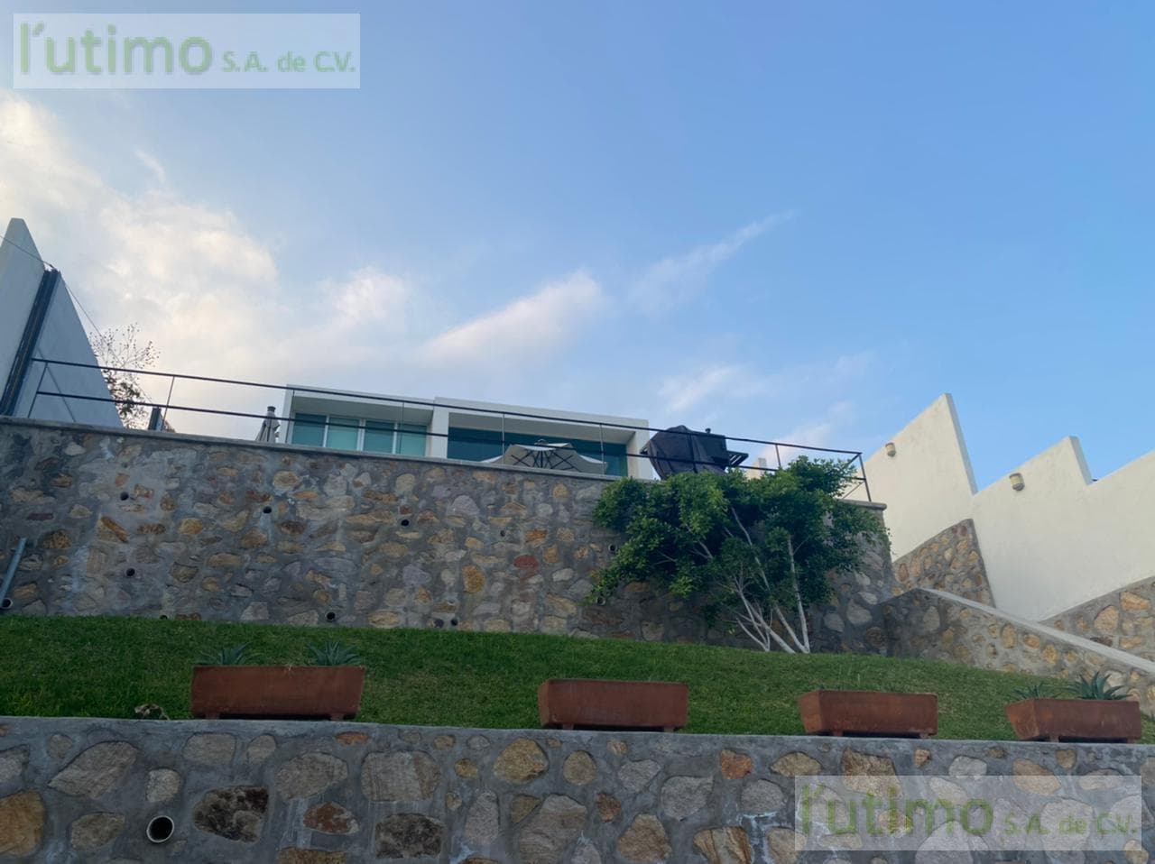 HOUSE WITH A POOL IN TEQUESQUITENGO, MORELOS.