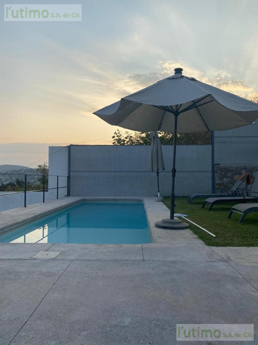 HOUSE WITH A POOL IN TEQUESQUITENGO, MORELOS.