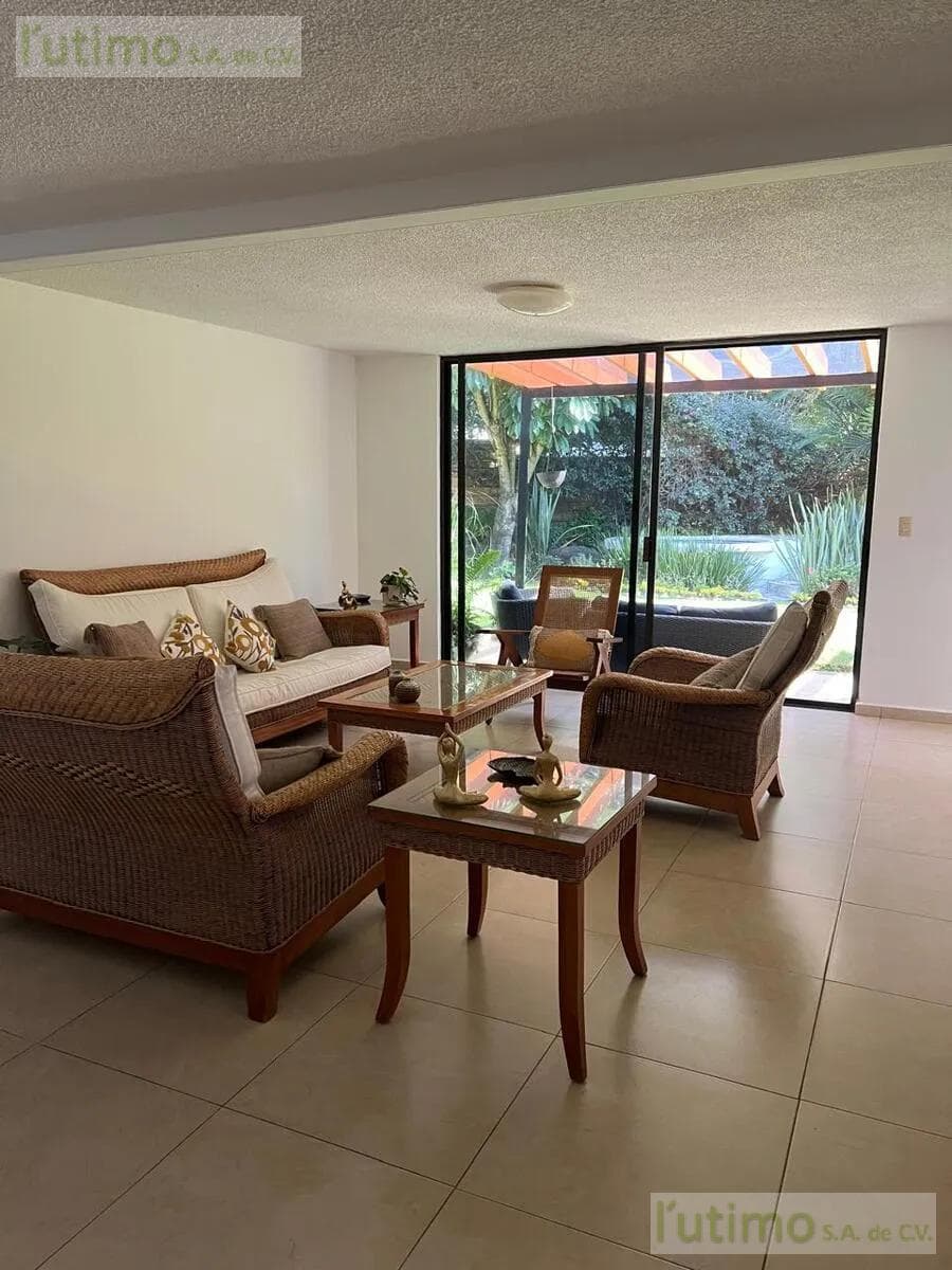 HOUSE IN THE LA CAÑADA SUBDIVISION
