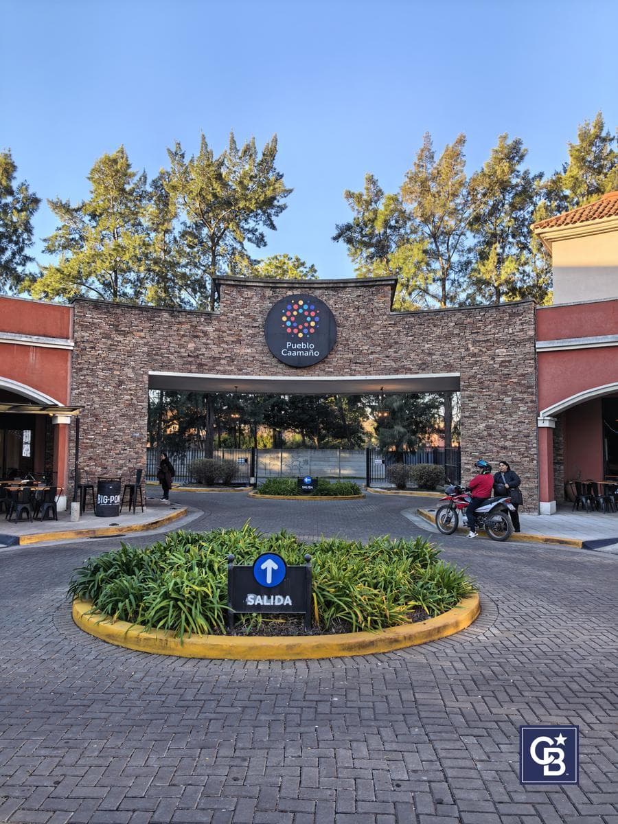 Ideal Investment: Covered Parking Space for Sale at the Pueblo Caamaño Shopping Center, Pilar