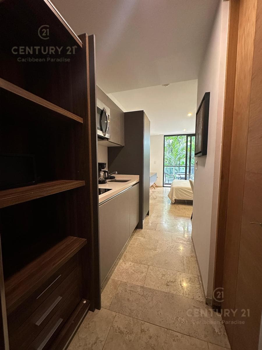 Studio for sale in the heart of Playa del Carmen The Shore P4499