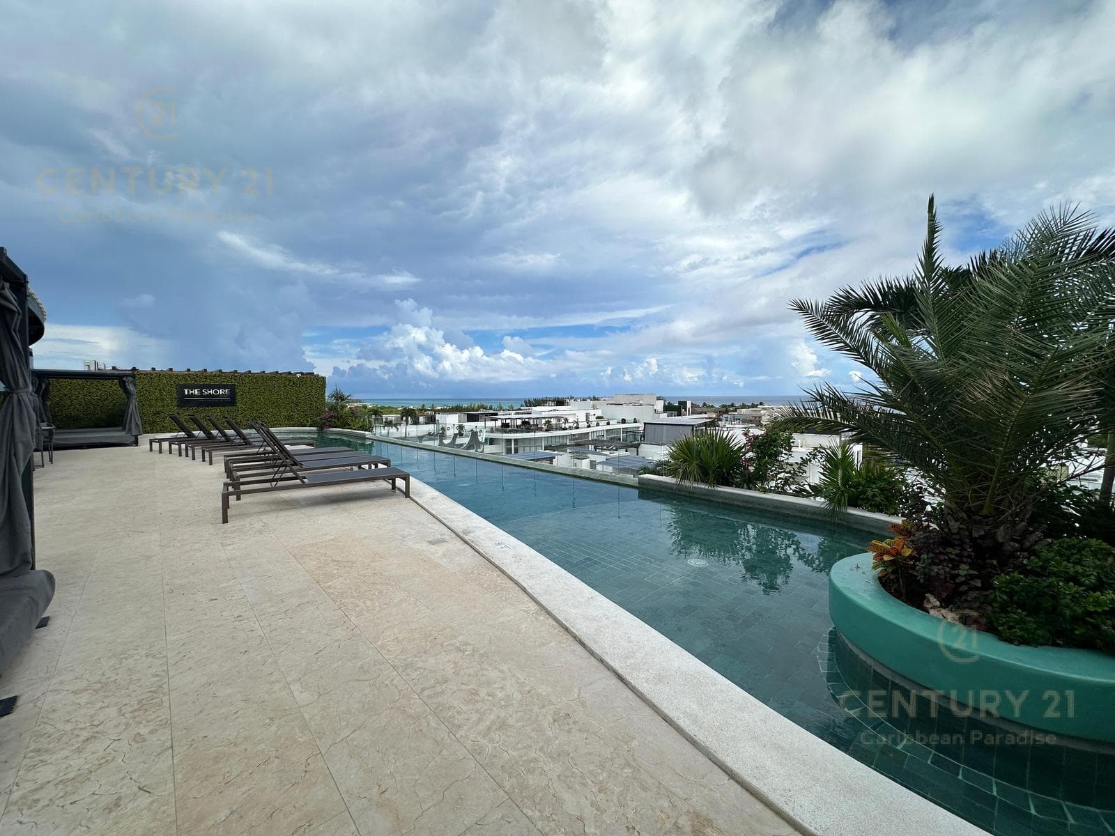 Estudio en venta en el corazón de Playa del Carmen The Shore P4499